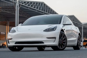 La Model 3 Performance - Product Image 3
