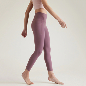 Leggings pour femmes de haute qualité fabriqués au Pakistan, élégants, coupe ajustée, haute élasticité, taille mi-haute, en vente - Product Image 5