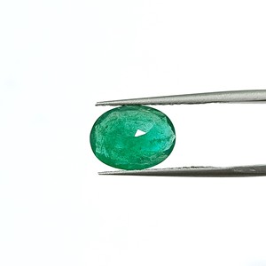 Émeraude ovale verte de 3,57 carats provenant de la Zambie - Product Image 5