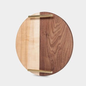 Plateau décoratif rond en bois foncé avec poignées en cuivre et incrustation centrale, style moderne - Product Image 4