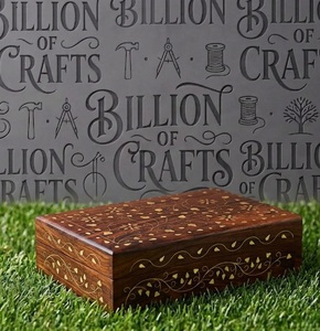 กล่องไม้ฝังทองเหลืองลายดอกไม้ งานฝีมือทำมือสำหรับตกแต่งบนโต๊ะ - Product Image 1