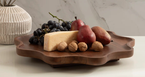 Wholesale Flower Shaped Wooden Serving Tray, Aesthetic Scalloped Wood Charcuterie <b>Board</b> and Fruit Platter for Kitchen - Product Image 2