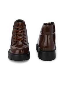 Bottes en cuir noires pour hommes, élégantes et robustes, confortables, décontractées, faites à la main, avec motif alphabet et design classique - Product Image 2
