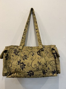 Floral Patterned <b>Tote</b> <b>Bag</b> Beige with Dark <b>Blue</b> Design Shoulder Strap Casual Style Snap Button Closure - Product Image 1
