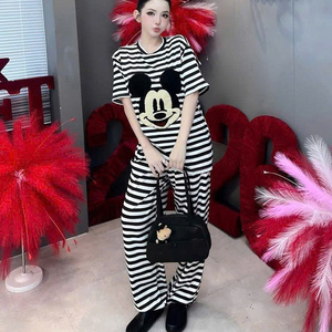 Conjunto de dos piezas de verano Mickey para mujer, ropa cómoda, natural, a la moda, lavable, con empaque personalizado del fabricante de Vietnam. - Product Image 1