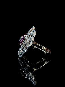 Anillo de compromiso de lujo chapado en oro rosa de 9K con perla y diamante floral rosa de laboratorio, diseño de halo, moderno y llamativo. - Product Image 6