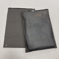 Sacs d'emballage en plastique refermables pour vêtements, en CPE noir mat givré, en stock, pour t-shirts, pantalons, sous-vêtements, chaussettes
