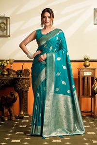 Choli de mariage indien traditionnel en soie turquoise avec broderie Zari et col carré pour femmes - Product Image 3