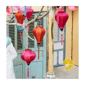 Farol colgante de seda hecho a mano en Hoi An, Vietnam. Farol de seda popular de venta rápida para la celebración de Navidad y Año Nuevo. - Product Image 5