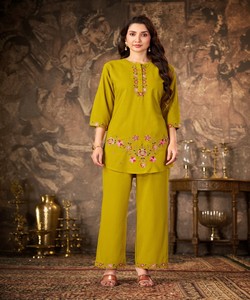 Conjunto de Dos Piezas Bordado en Rayón Pesado, Ropa Tradicional Étnica para Mujer, Informal, Largo hasta la Rodilla, Secado Rápido 86710 DIVA-174 - Product Image 1