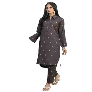 Tawakkal Brand 2 pièces Khaddar robes décontractées pour femmes coutures personnalisées disponibles pour les vêtements indiens et pakistanais - Product Image 1