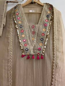 Robe Anarkali beige brodée en coton avec dupatta, tenue décontractée traditionnelle indienne et pakistanaise pour femme, coupe ample, toutes saisons - Product Image 2