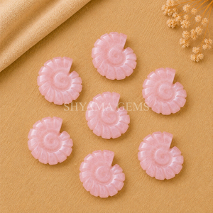 Pendentif en quartz rose 20 mm en forme de coquille de nautilus sculptée, idéal pour les créations de bijoux romantiques, artisanat, vente en gros - Product Image 1