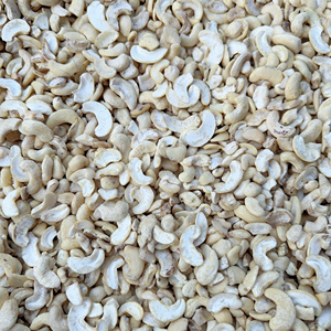 Oferta Especial: Nueces de Anacardo Crudas Comestibles de la Mejor Calidad, WW180 WW210, Humedad Inferior al 4.8%, Vietnam, Disponible Empaque de Marca Privada - Product Image 1