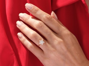 Bague en or massif 14 carats avec fleurs en diamants ronds et en forme de poire cultivés en laboratoire pour femmes, cadeau floral surprise pour les petites amies - Product Image 4