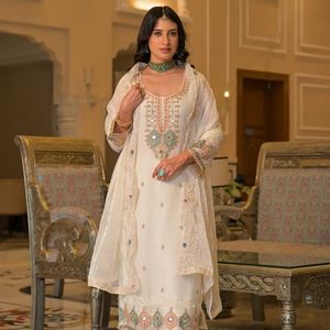 Ensemble haut et palazzo en satin brodé de perles, avec dupatta brodée de créateur assortie, pour tenue de soirée, vente en gros par Royal Exports - Product Image 3