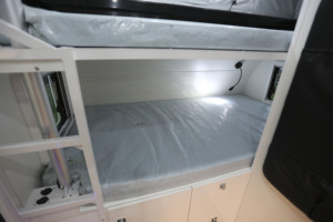 <span class=keywords><strong>Caravane</strong></span> tout-terrain hybride de luxe de 15 pieds, 4x4, pour le désert, avec climatisation et salle de bain intégrée - Product Image 4