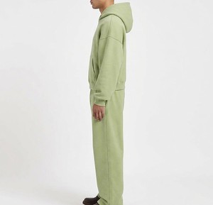 Conjunto Deportivo Personalizado para Hombre con Capucha, Pantalones Deportivos y Sudadera, Fabricante de Ropa Deportiva al por Mayor, Proveedor de Marca Privada - Product Image 3