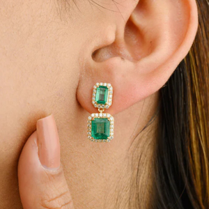 ต่างหูเพชรทรงหยดน้ำประดับมรกตธรรมชาติ ทองคำขาว 18K - Product Image 1