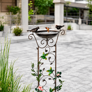 Soporte Decorativo de Metal para Baño de Pájaros con Diseño de Colibrí y Flores, Tazón de Agua para Jardín Exterior, Decoración para Patio y Jardín - Product Image 3