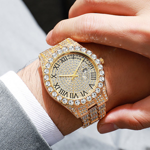 Reloj de Lujo para Mujer con Diamantes de Oro, Reloj de Pulsera de Cuarzo Analógico Redondo con Números Romanos y Cierre Desplegable - Product Image 4
