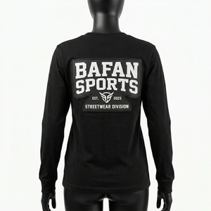 Camiseta de Manga Larga de Algodón Jersey Premium de 200 GSM, Negra, con Logotipo Estampado en Relieve, Personalizada, Unisex, Estilo Urbano - Product Image 2