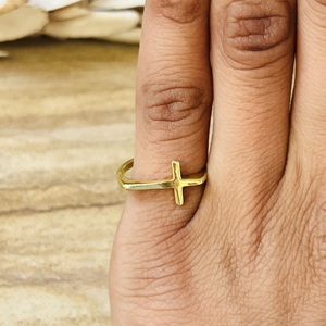 2026 Trendy Design <b>Cross</b> <b>Ring</b> Minimalist Brass <b>Rings</b> For Women 18k Gold Plated Dainty Religious Jewelry For Wholesale/OEM/ODM - Product Image 4