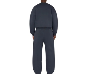 Ensemble de survêtement homme noir personnalisé avec logo, sweat-shirt col rond oversize et pantalon de jogging coupe ample - Product Image 5