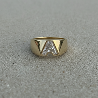 Cincin Huruf Berlian Buatan Laboratorium dengan Bezel Mengambang Stonewels, Emas Padat 14K, Inisial Alfabet yang Dipersonalisasi, Cincin Pernikahan Minimalis