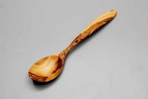 Juego de 6 cubiertos de madera de olivo – 2 tenedores, 2 cucharas, 2 cuchillos – Hechos a mano, aprox. 20 cm, Cubiertos sostenibles, Accesorio de cocina - Product Image 5