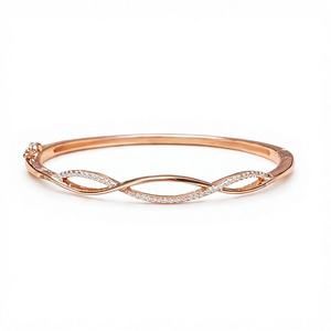 Bracelet unisexe classique en or rose plaqué or 18 carats avec étoile en diamant, style hip-hop, maillons de chaîne, serti de diamants taille émeraude - Product Image 1