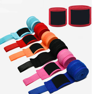 Bandages de boxe premium avec tissu respirant et fermeture à boucle sécurisée pour le poignet. Confortables pour le sport et le kickboxing. - Product Image 1