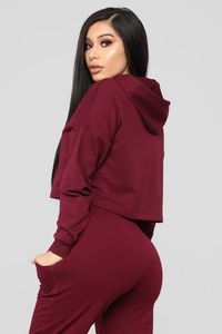 Conjunto de Sudadera Corta y Pantalones Deportivos Color Borgoña para Mujer, Conjunto Casual de Color Sólido, Sudadera de Manga Larga Tejida, Pantalones de Algodón para Invierno - Product Image 2