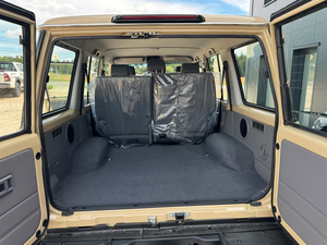 Toyota Land Cruiser GRJ76 LX Facelift 2024 – SUV 4x4 Totalmente Equipado, Transmisión Manual, Motor Diésel, Calidad de Exportación - Product Image 4