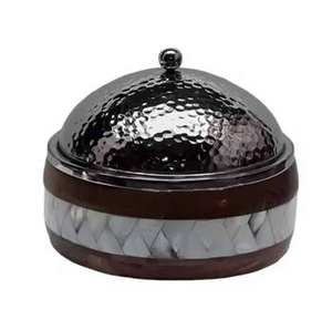 Réchaud moderne élégant avec support robuste conçu pour le réchauffement des aliments avec construction en acier inoxydable et accents en bois - Product Image 6