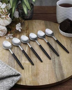 Ensemble de Couverts Haut de Gamme en Métal : Paire Cuillère et Fourchette Élégante – Essentiels pour Buffets et Présentations Culinaire - Product Image 4