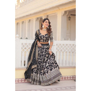 Ensemble Lehenga Choli & Dupatta Tissu Jacquard Pure Viscose Teintable Designer - Product Image 3