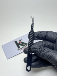 Pince à épiler professionnelle en acier inoxydable noir pur, à 90 degrés, pour cils, avec logo personnalisé et marque privée, vente en gros - Product Image 2