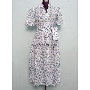 Robe midi florale Kangura pour femme, 100 % coton écologique, style Kangura, col en V, manches courtes, boutons décoratifs, lavable. - Product Image 1