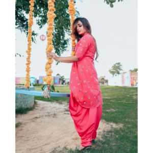 Vêtement respirant à imprimé feuille d'aluminium rose rubis, coupe ample, pour usage quotidien, taille XS - Product Image 1