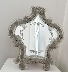 Espejo de Mesa de Cristal de Murano Vintage con Flores: Espejo de Vanidad Veneciano - Product Image 1