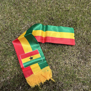 Bufanda de fútbol para aficionados con construcción duradera, textura suave y colores vibrantes, adecuada para partidos y celebraciones. - Product Image 4