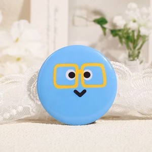 Badges en métal personnalisés à l'effigie de personnages de jeux vidéo et d'émoticônes tendance pour sacs à dos - Product Image 6