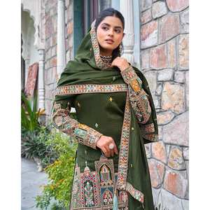 ชุดสูทออกแบบโดยดีไซเนอร์สำหรับผู้หญิงมีการปักลายและการพิมพ์รหัสงาน dori-sequence - Product Image 6