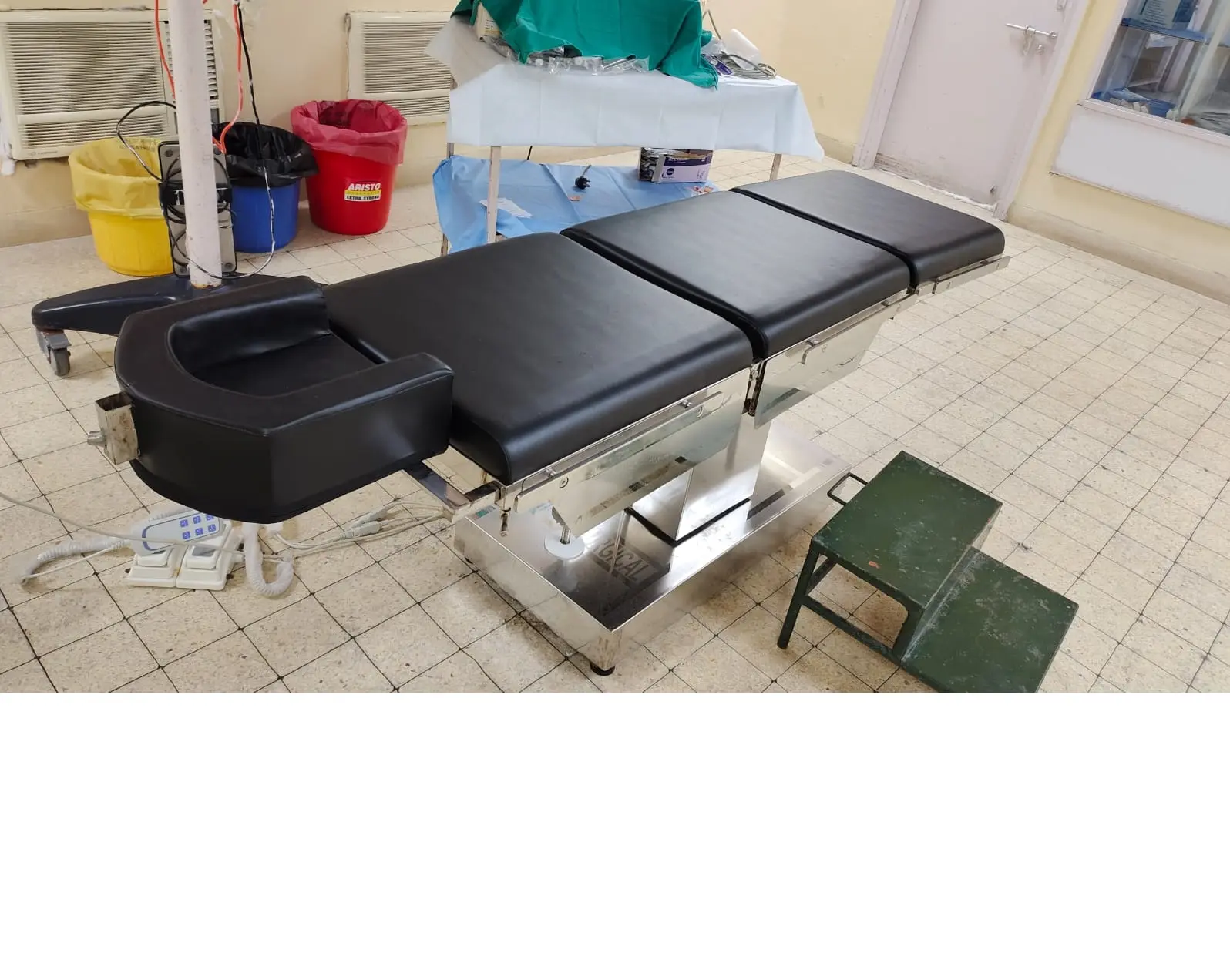 SMECO Electric Hydraulic Ophthalmology Ent Surgical OT Table目の手術に最適在庫あり