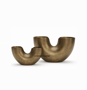 Vase décoratif moderne en aluminium noir mat en forme de U |   Vase de table sculptural minimaliste, écologique, pour mariage, luxe, maison - Product Image 2
