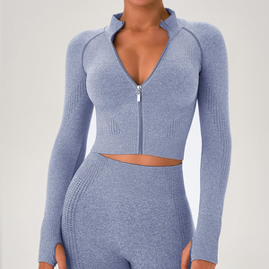 Ensemble de yoga trois pièces pour femmes, respirant, anti-transpiration, avec leggings taille haute, soutien-gorge de sport et veste. - Product Image 3