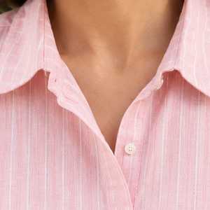 Camisa de Manga Corta a Rayas Rosas para Mujer, Blusa Casual con Cuello y Botones, con Bolsillo - Product Image 3