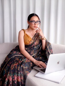 Indian Traditional Ethnic Casual Saree in Floral Print for Daily Wear and Festive Function for Women Fancy Trendy Outfit - Product Image 3