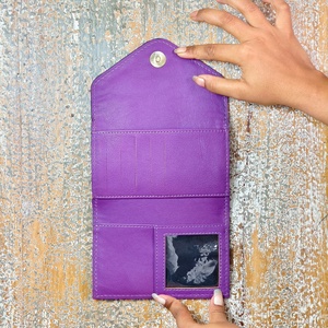 Cartera de mujer pequeña y bonita, con múltiples ranuras, cuadrada, hecha a mano con cuero 100% genuino, con motivos florales tallados, de las más vendidas. - Product Image 4